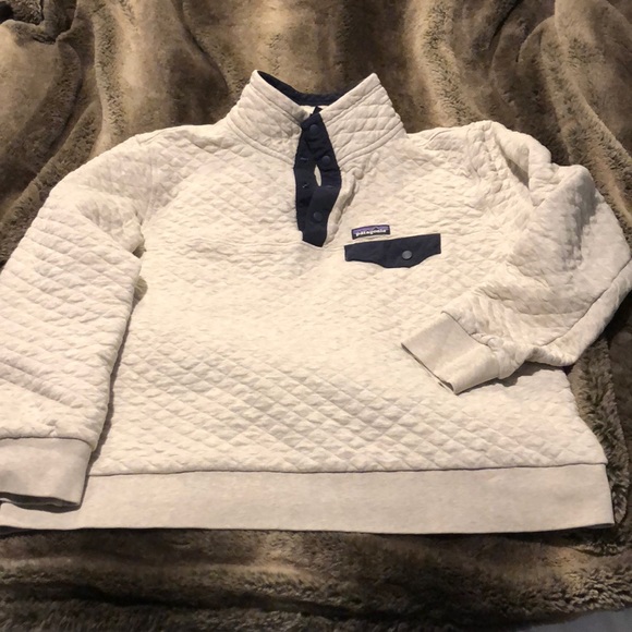 Patagonia Tops - Patagonia quilted quarter zip